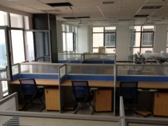 北京辦公家具廠家直銷，優(yōu)質(zhì)低價員工桌與隔斷屏風(fēng)，一站式滿足辦公需求